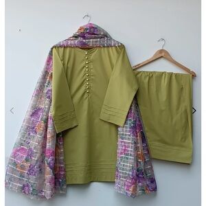Category: 2Pc, Shirt, Trouser

Fabric: Cotton

Shirt: Length: 35-36